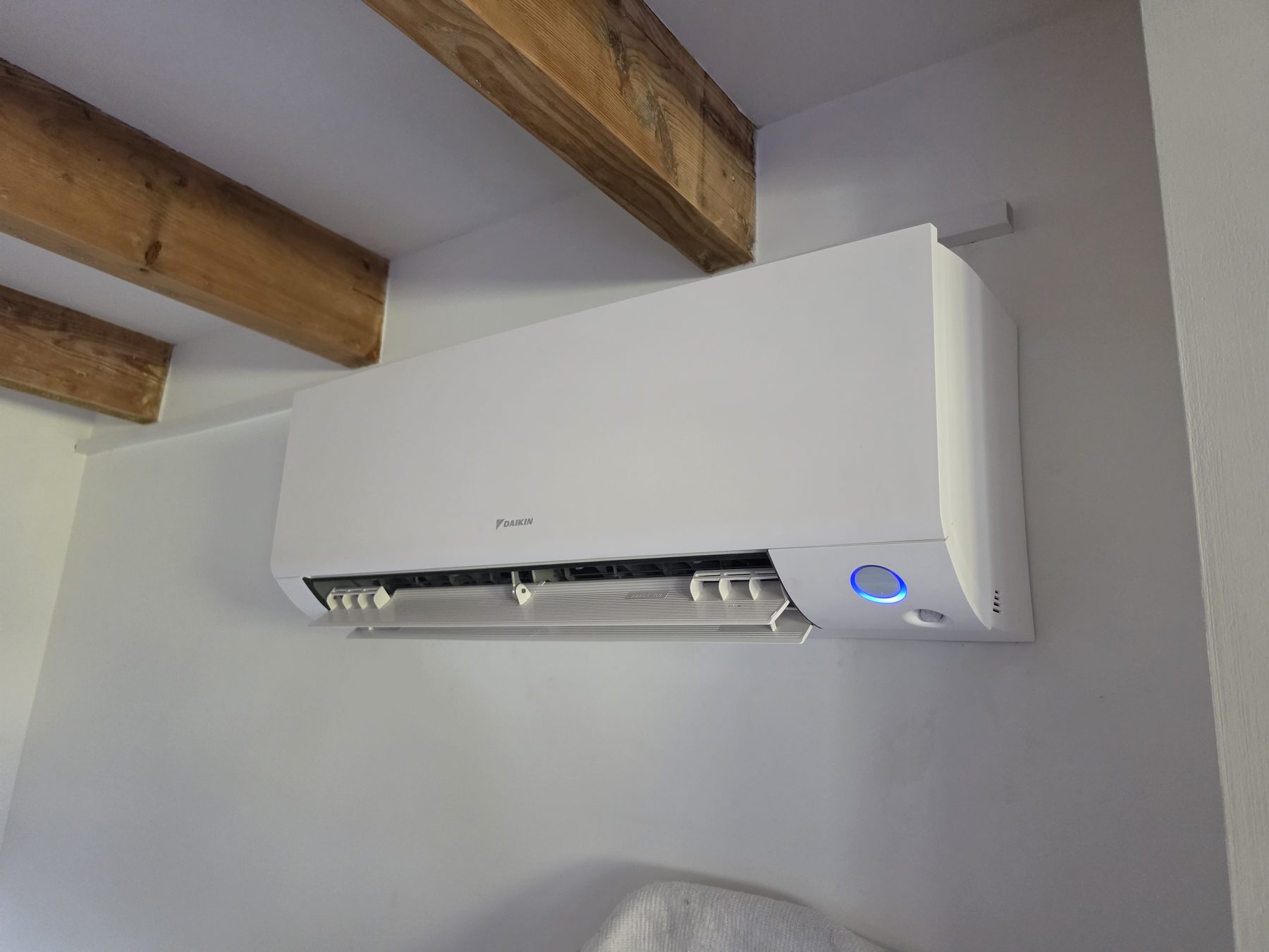 Airconditioning binnenunit, netjes geïnstalleerd